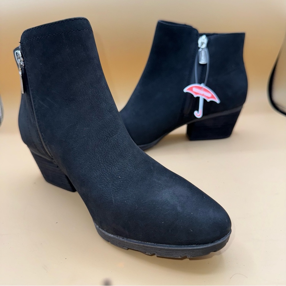 Blondo Valli Waterproof Black Leather Bootie,‎ Women’s 8.5, New with scuff